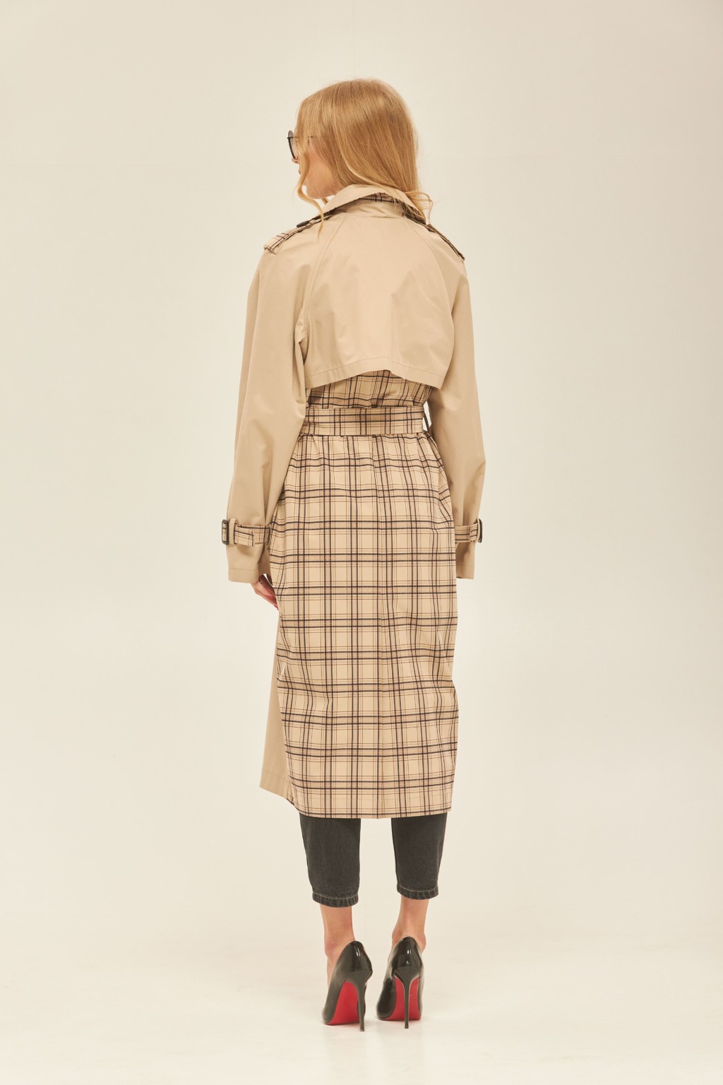 Демисезонный тренч Mila Nova Q-73 бежевый — изображение 4