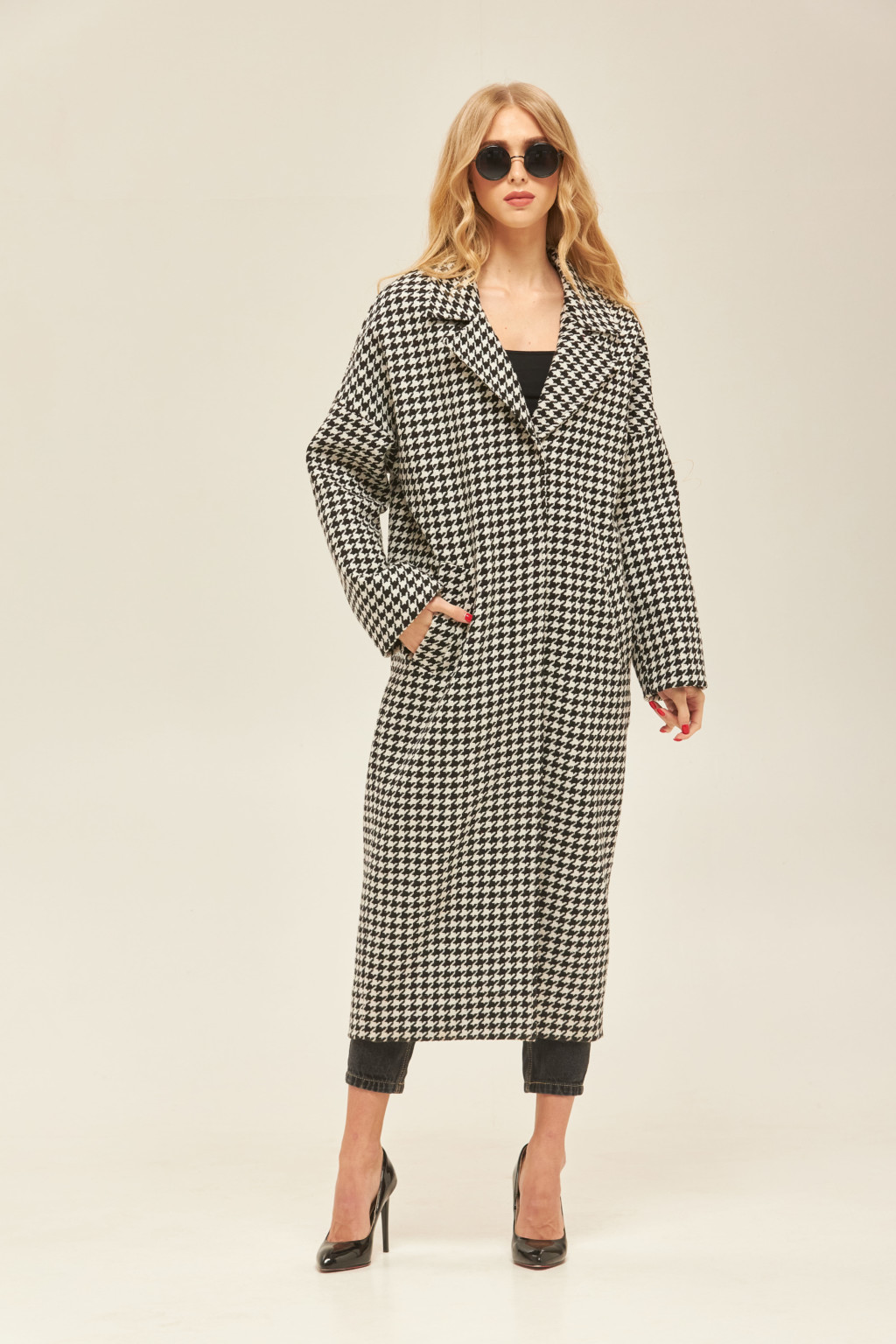 Демисезонное пальто Mila Nova ПВ-159 черно-белое — изображение 1