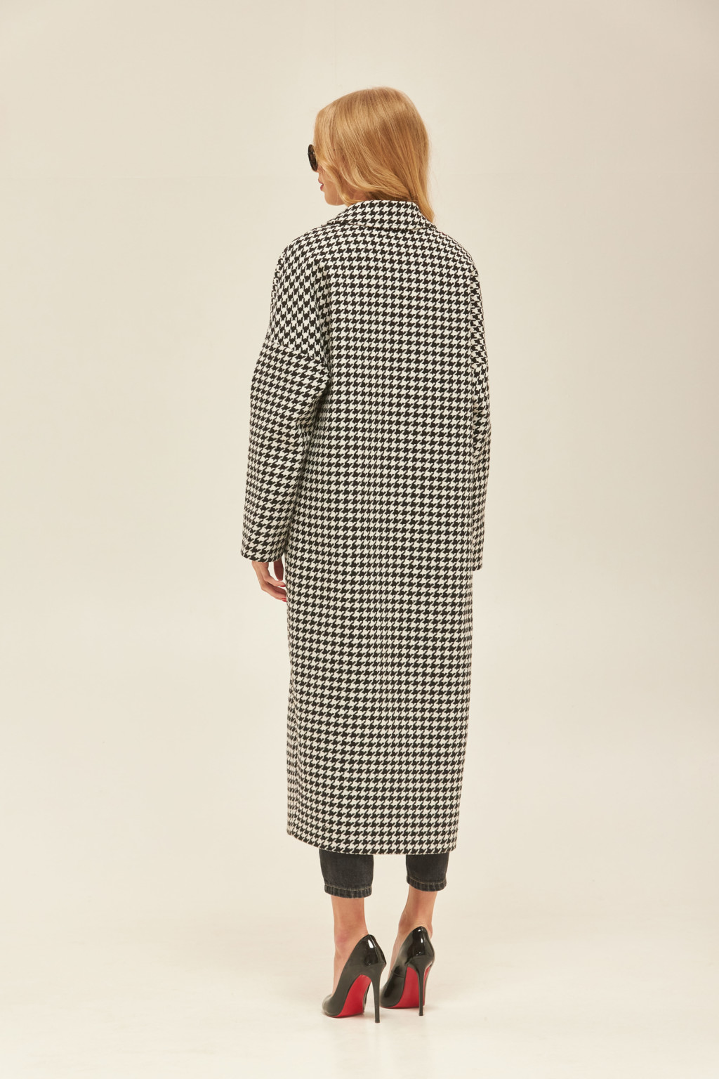 Демисезонное пальто Mila Nova ПВ-159 черно-белое — изображение 3