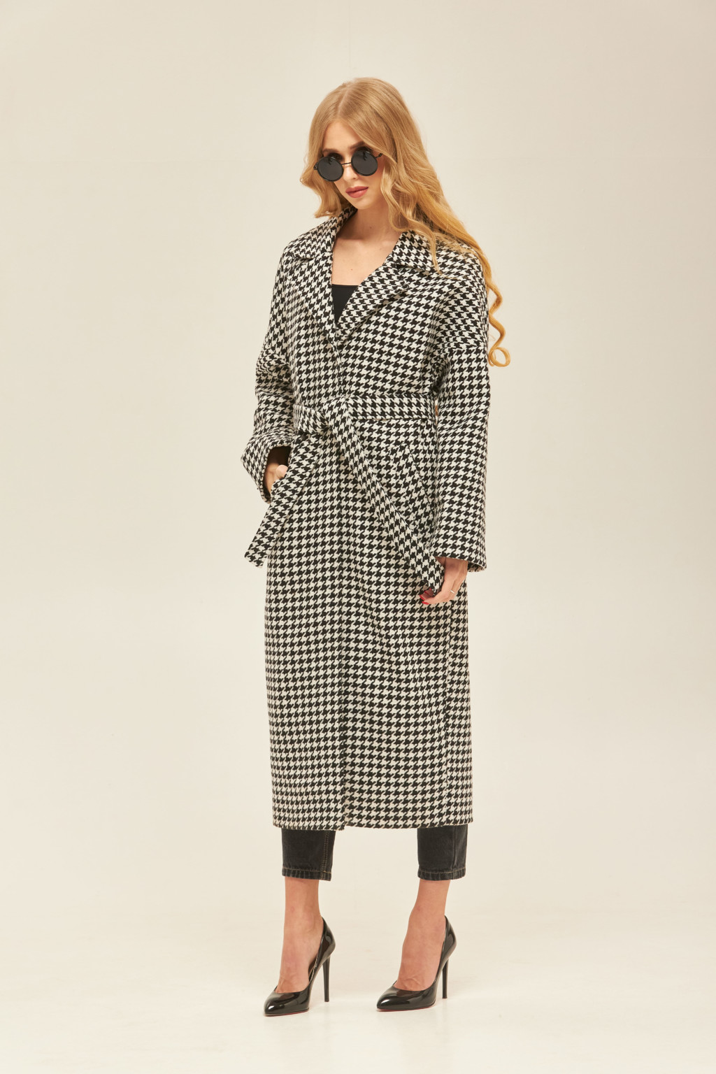 Демисезонное пальто Mila Nova ПВ-159 черно-белое — изображение 2