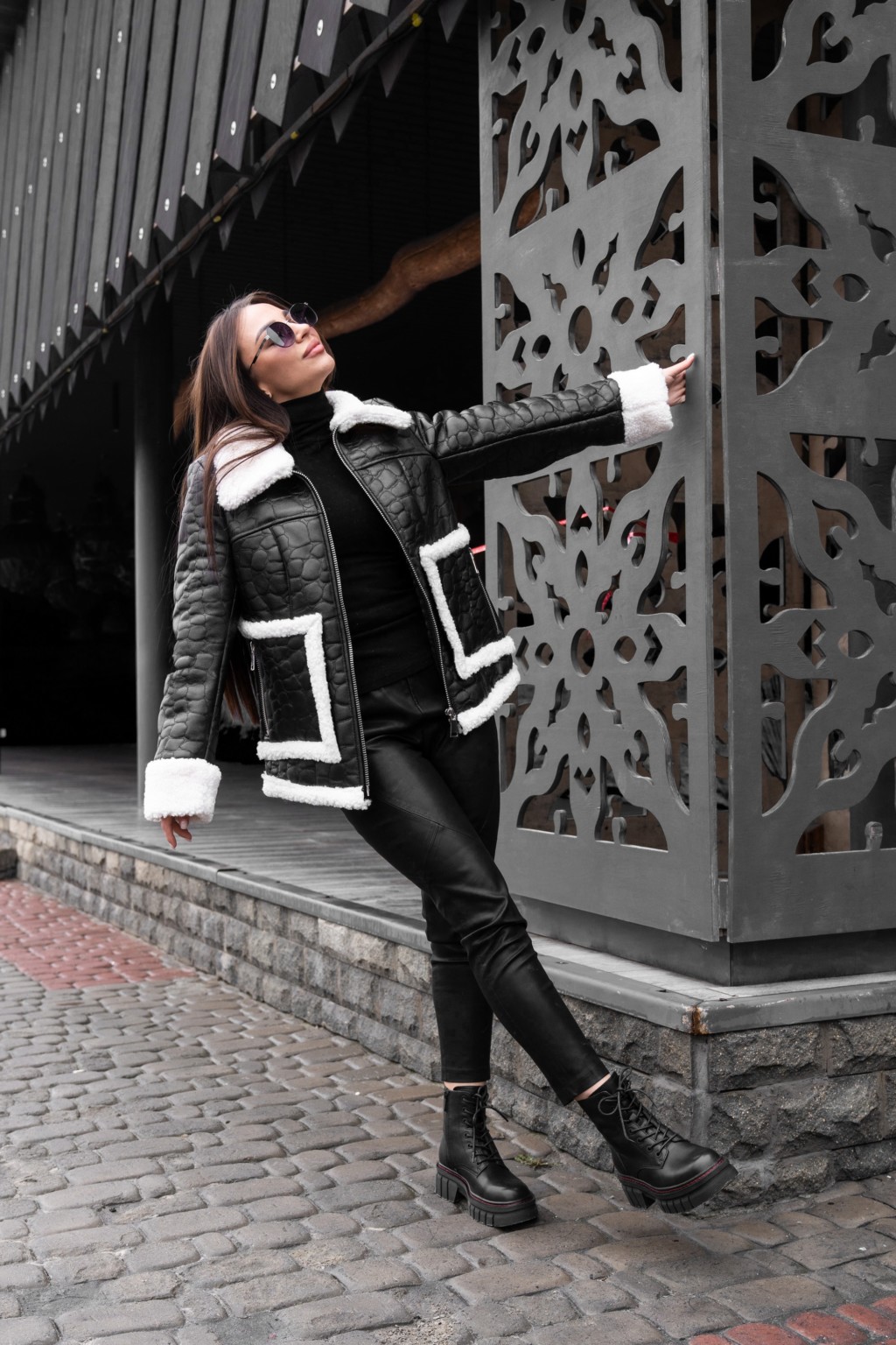 Зимняя дубленка Mila Nova Д-163,а черный — изображение 4