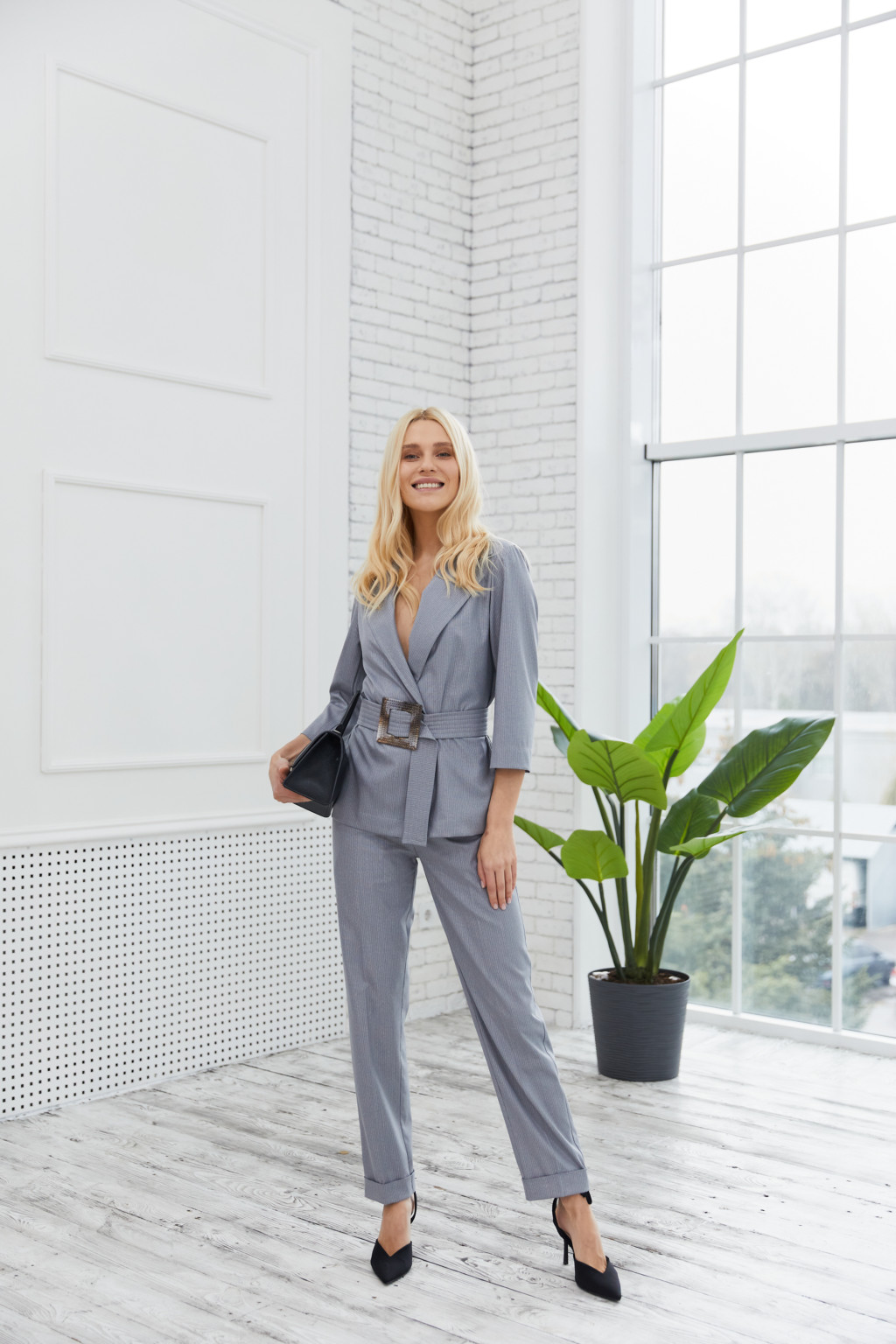 Костюм Mila Nova J-29 серый в полоску — изображение 1