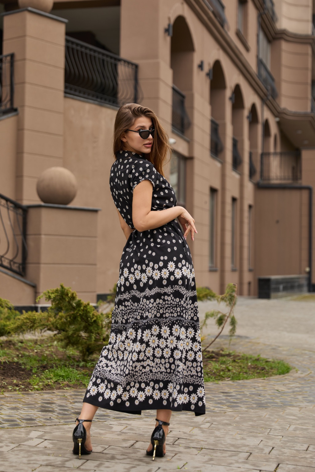 Летнее платье Mila Nova Ф-84 черный в ромашку — изображение 3
