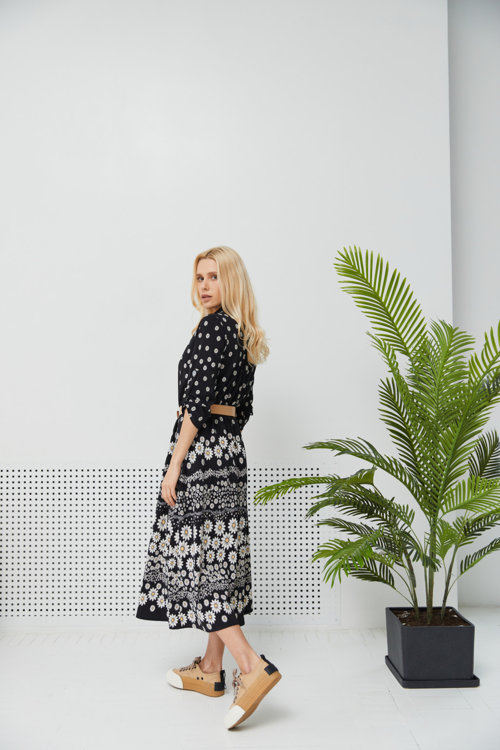 Летнее платье Mila Nova Ф-80 черное в ромашку — изображение 3