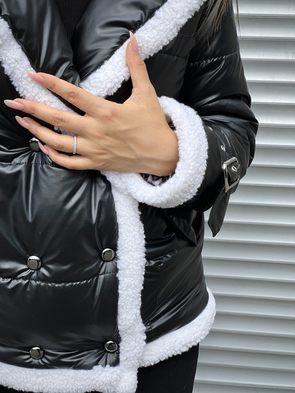 Демисезонная Куртка Mila Nova К-254 черный — изображение 4