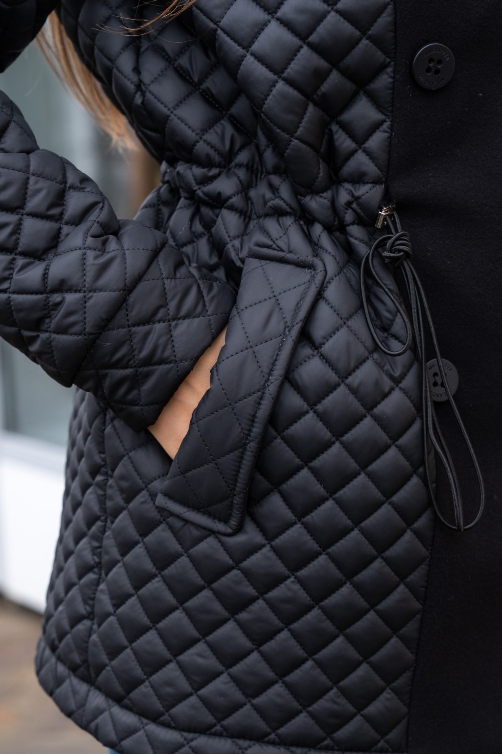 Демисезонная куртка Mila Nova К-316 черный — изображение 6