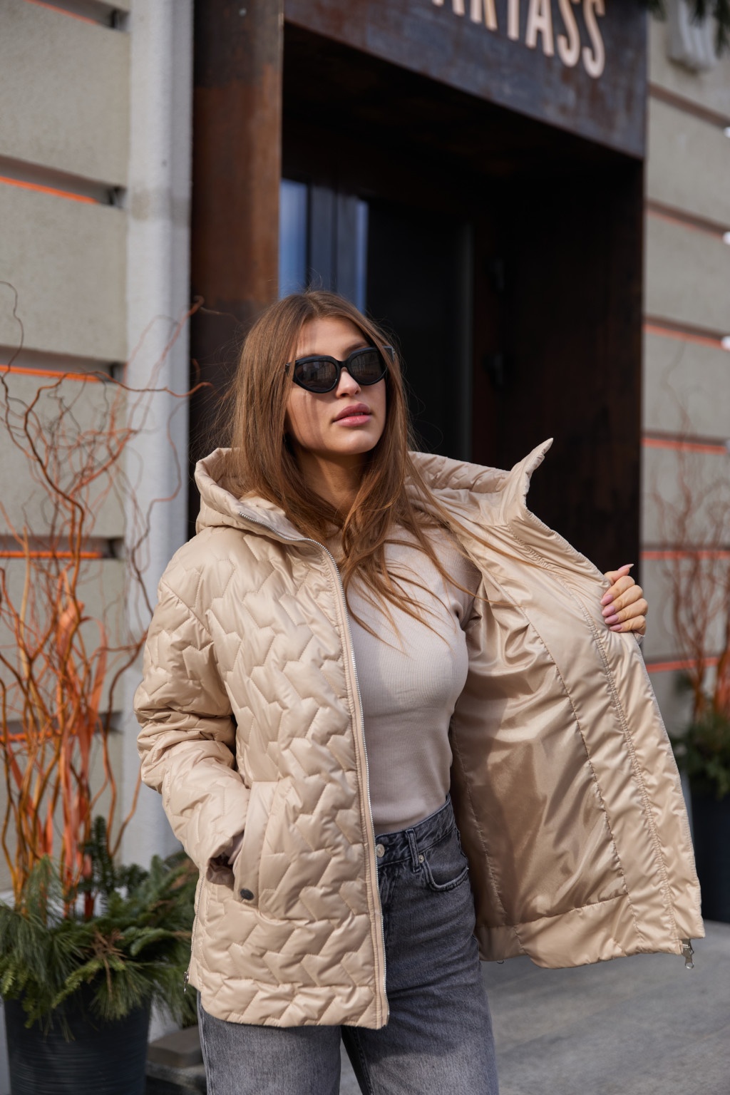 Демисезонная куртка Mila Nova К-318 бежевый — изображение 4