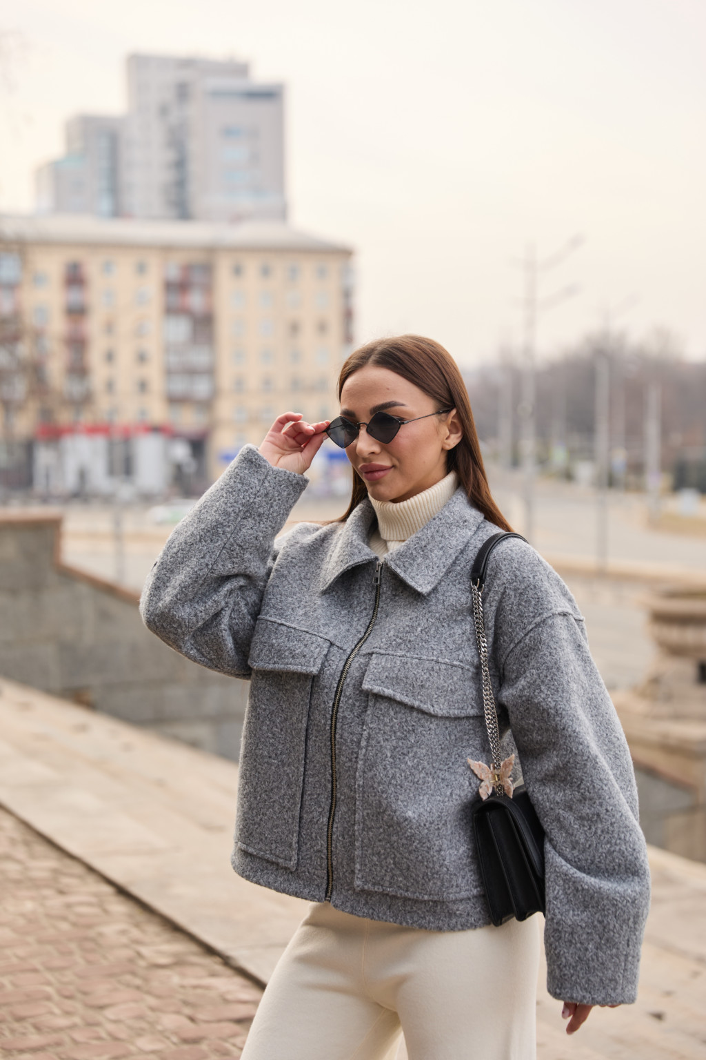 Демисезонная куртка Mila Nova К-330 серый — изображение 3