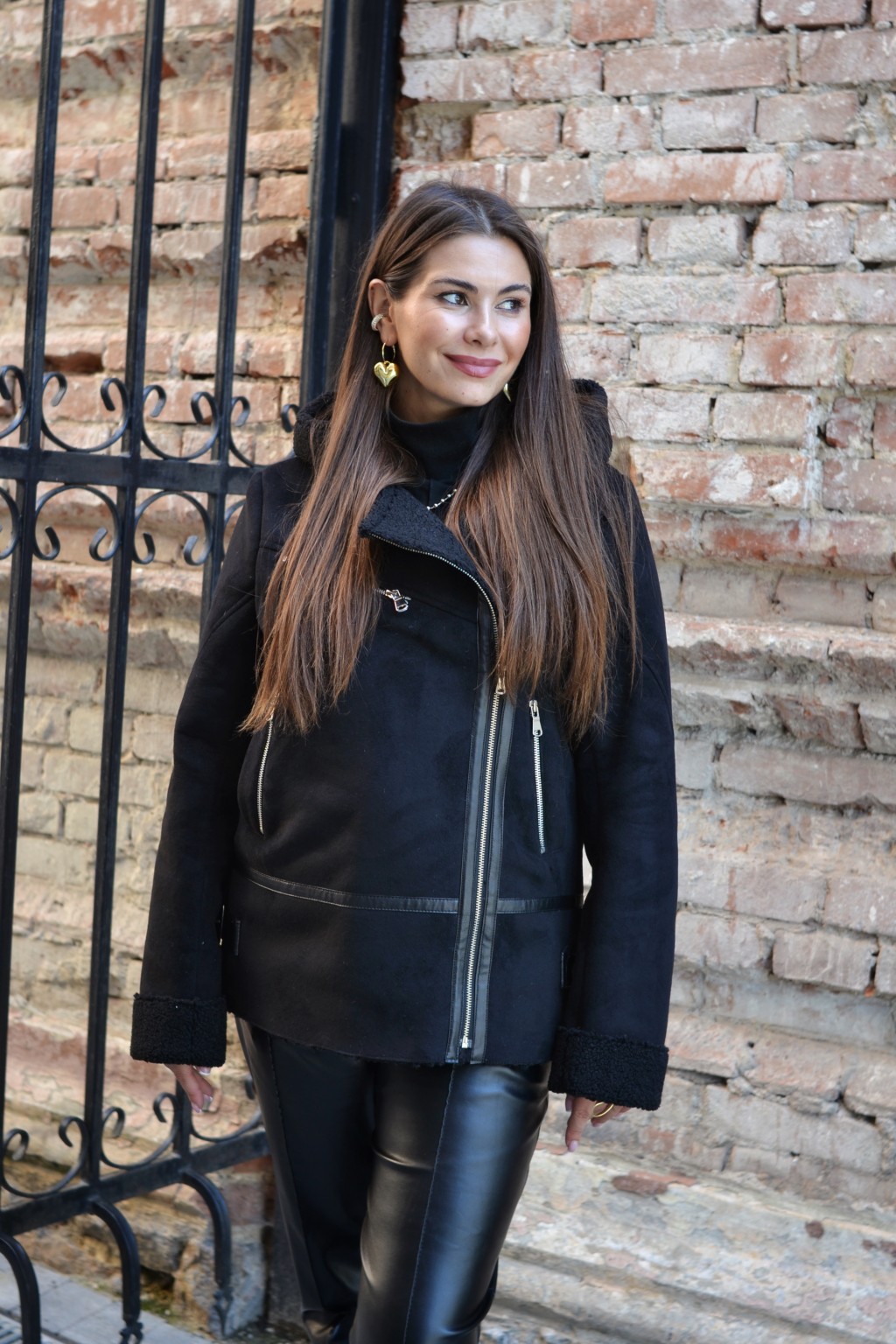 Зимняя дубленка Mila Nova  Д-232  черный — изображение 1