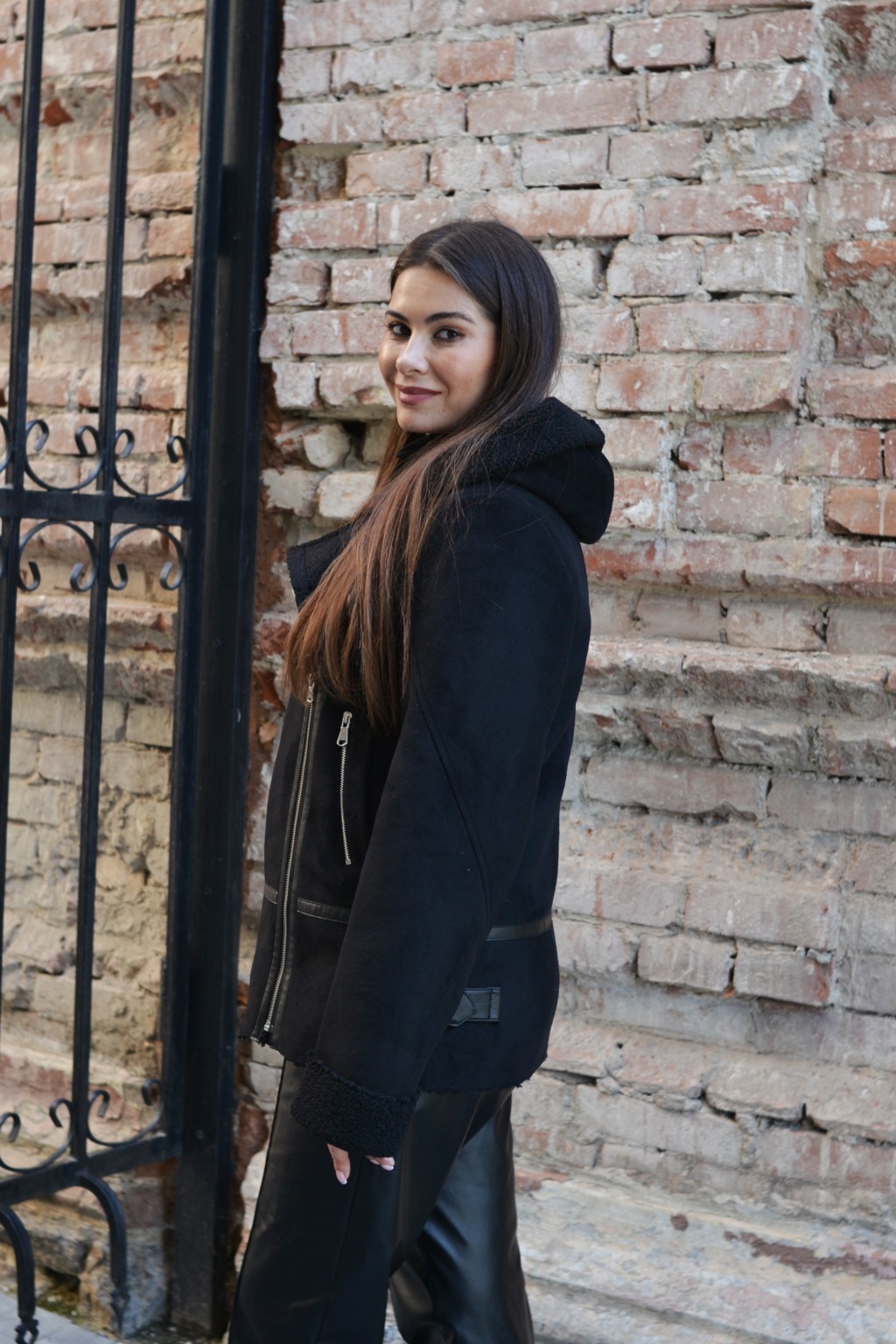 Зимняя дубленка Mila Nova  Д-232  черный — изображение 2