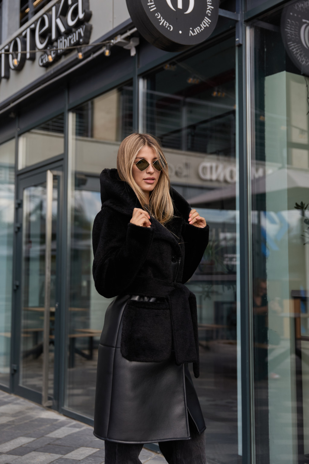 Зимняя дубленка Mila Nova Д-225  черный — изображение 2