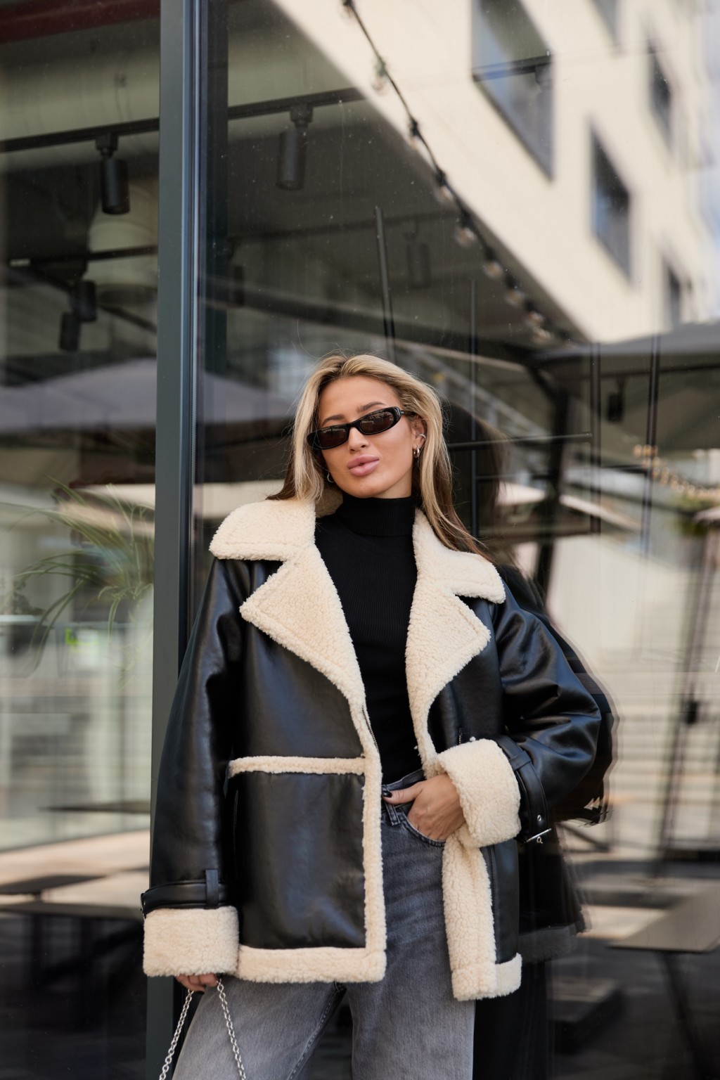 Зимняя дубленка Mila Nova Д-211 черный+бежевый — изображение 3