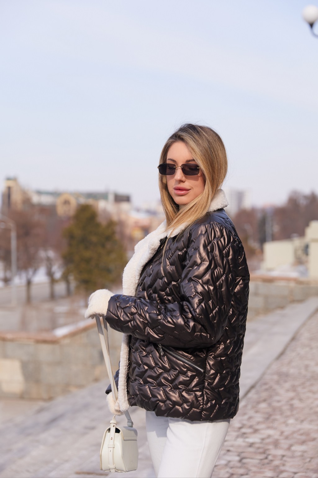 Демисезонная куртка Mila Nova К-326 шоколад — изображение 4