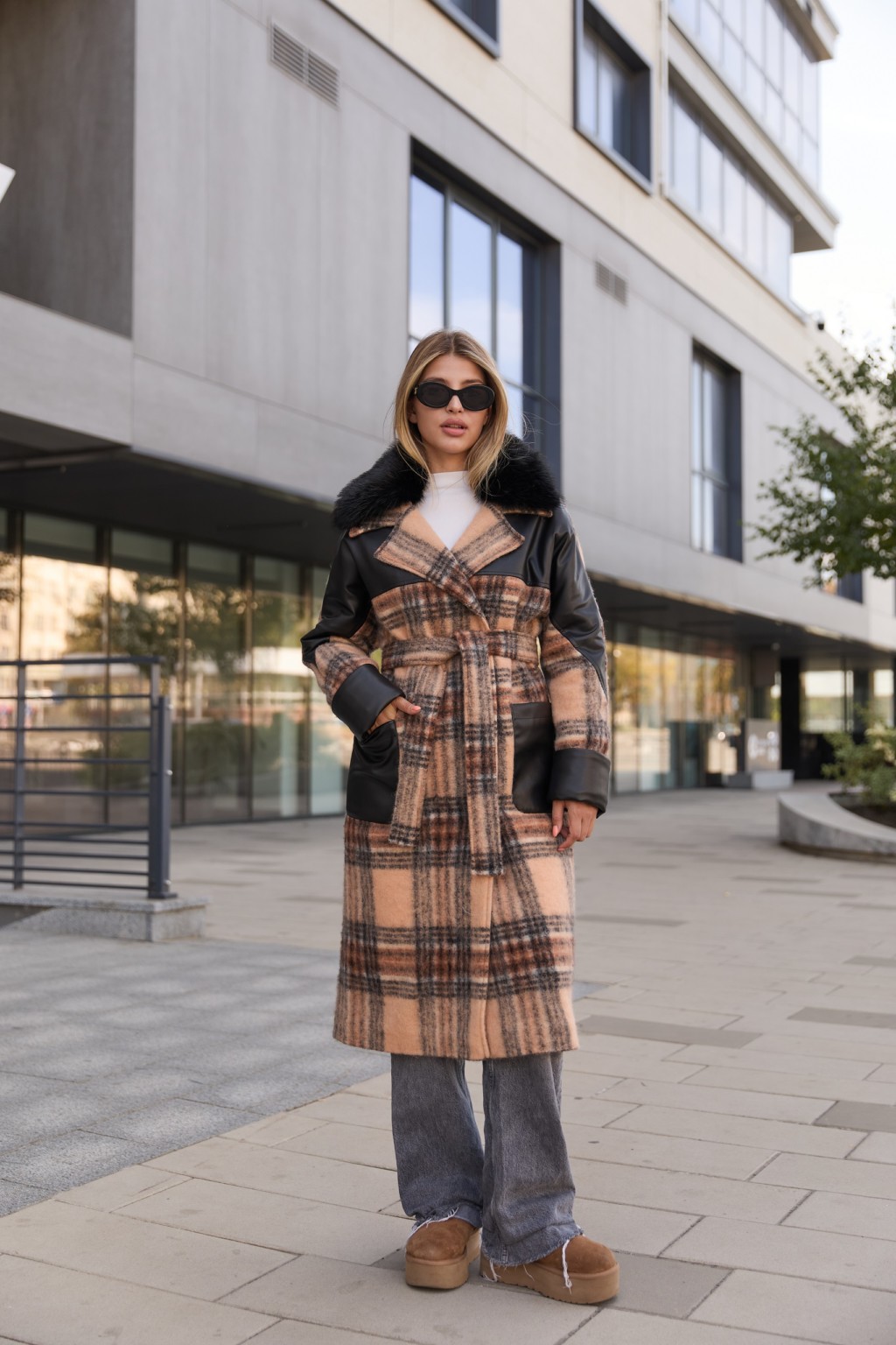 PV-362kem+black-1 Зимнее пальто Mila Nova ПВ-362 кемел+черный — изображение 1