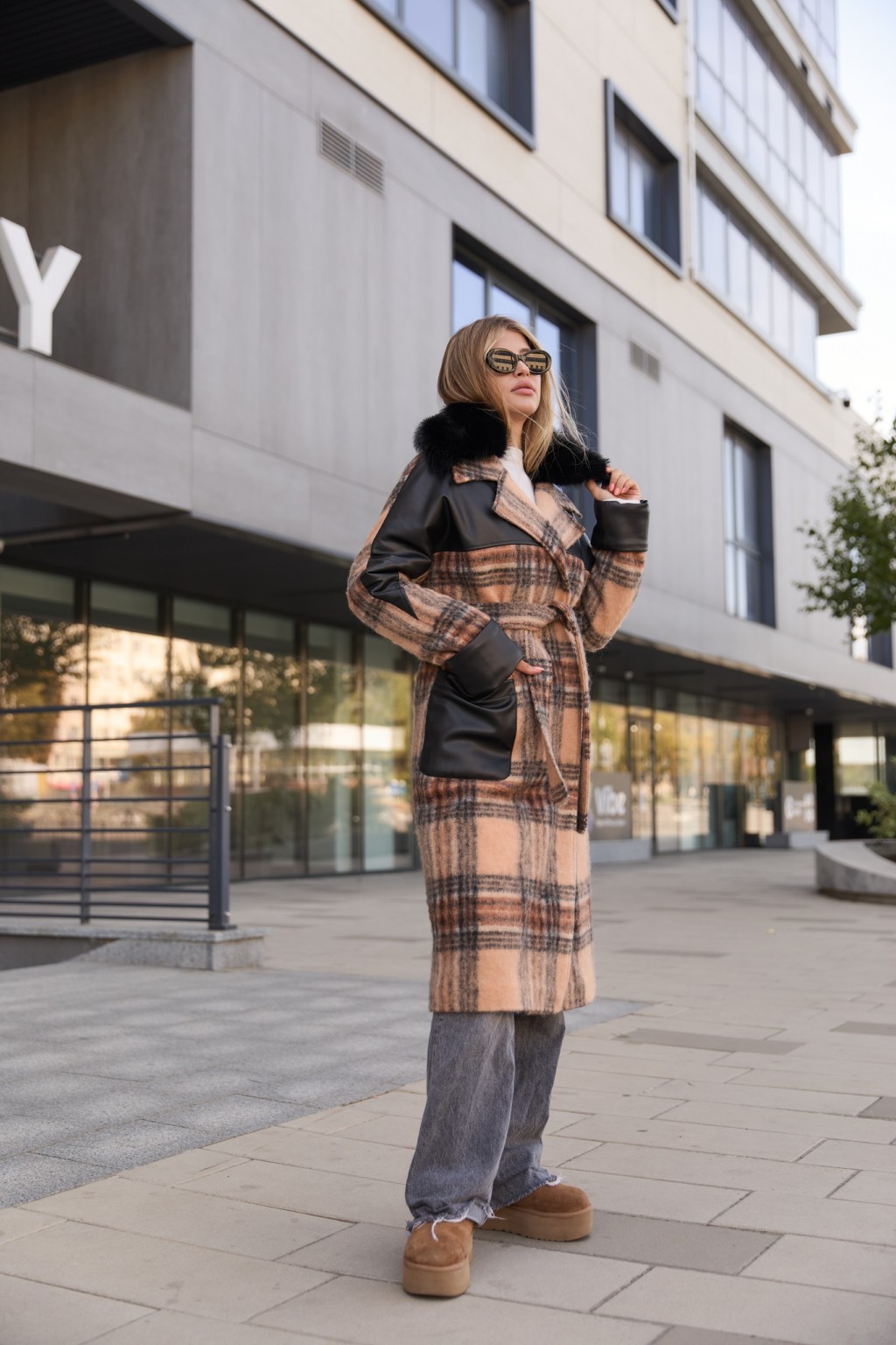 Зимнее пальто Mila Nova ПВ-362 кемел+черный — изображение 6