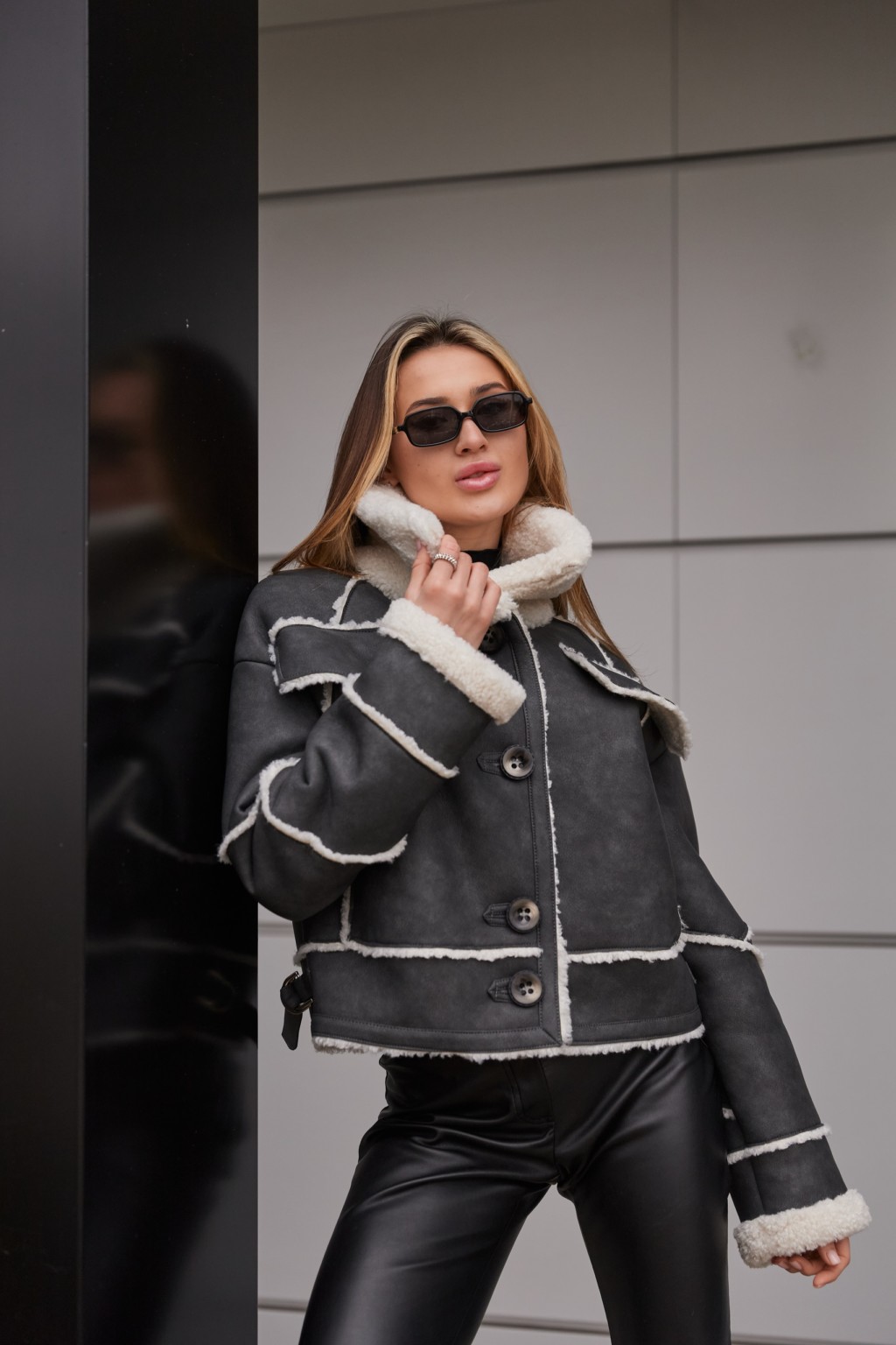 Зимняя дубленка Mila Nova Д-228 графит — изображение 5