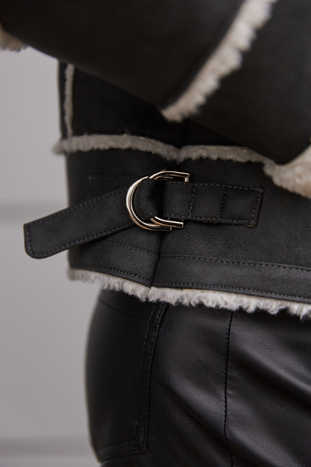 Зимняя дубленка Mila Nova Д-228 графит — изображение 8