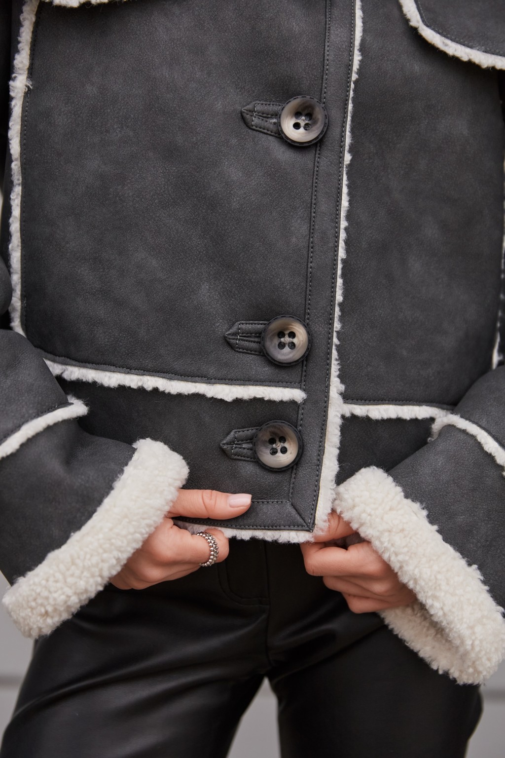 Зимняя дубленка Mila Nova Д-228 графит — изображение 6