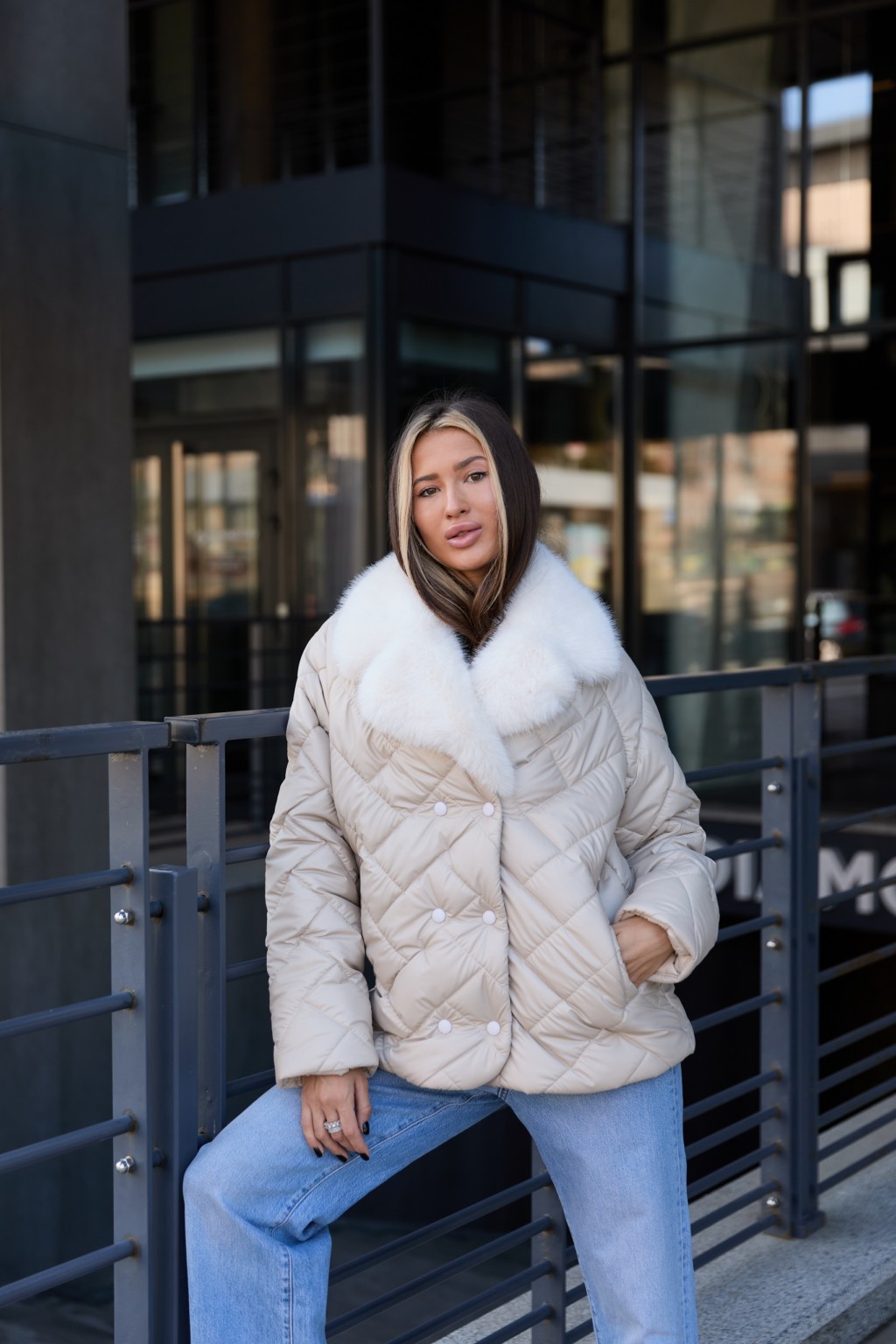 Зимняя куртка Mila Nova К-328 бежевый — изображение 3