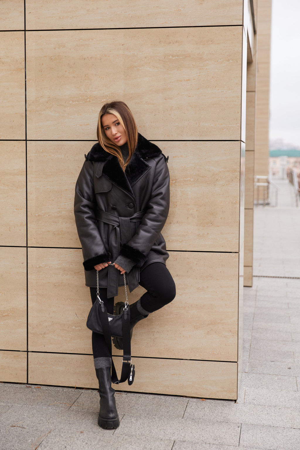 Зимняя дубленка Mila Nova Д-238 черный — изображение 4