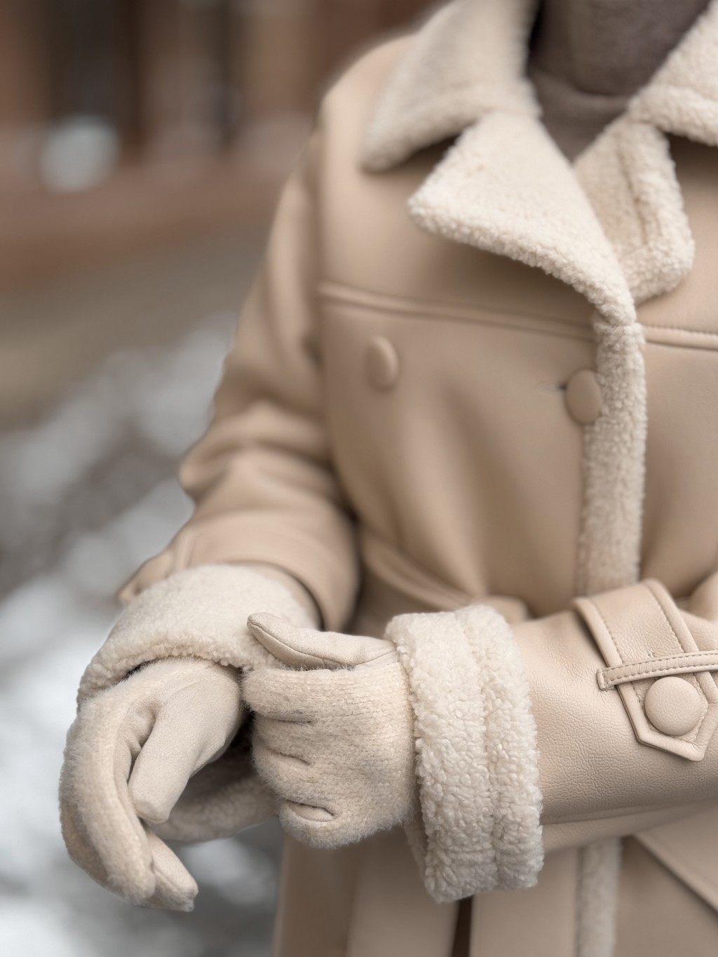 Зимняя дубленка Mila Nova Д-239 бежевый — изображение 6