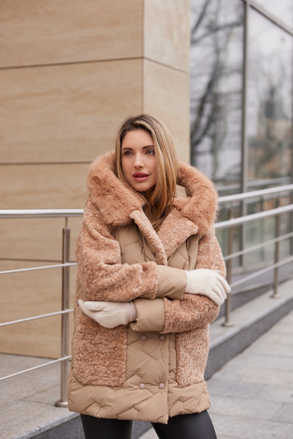 Зимняя куртка Mila Nova К-308 кап песочный — изображение 2