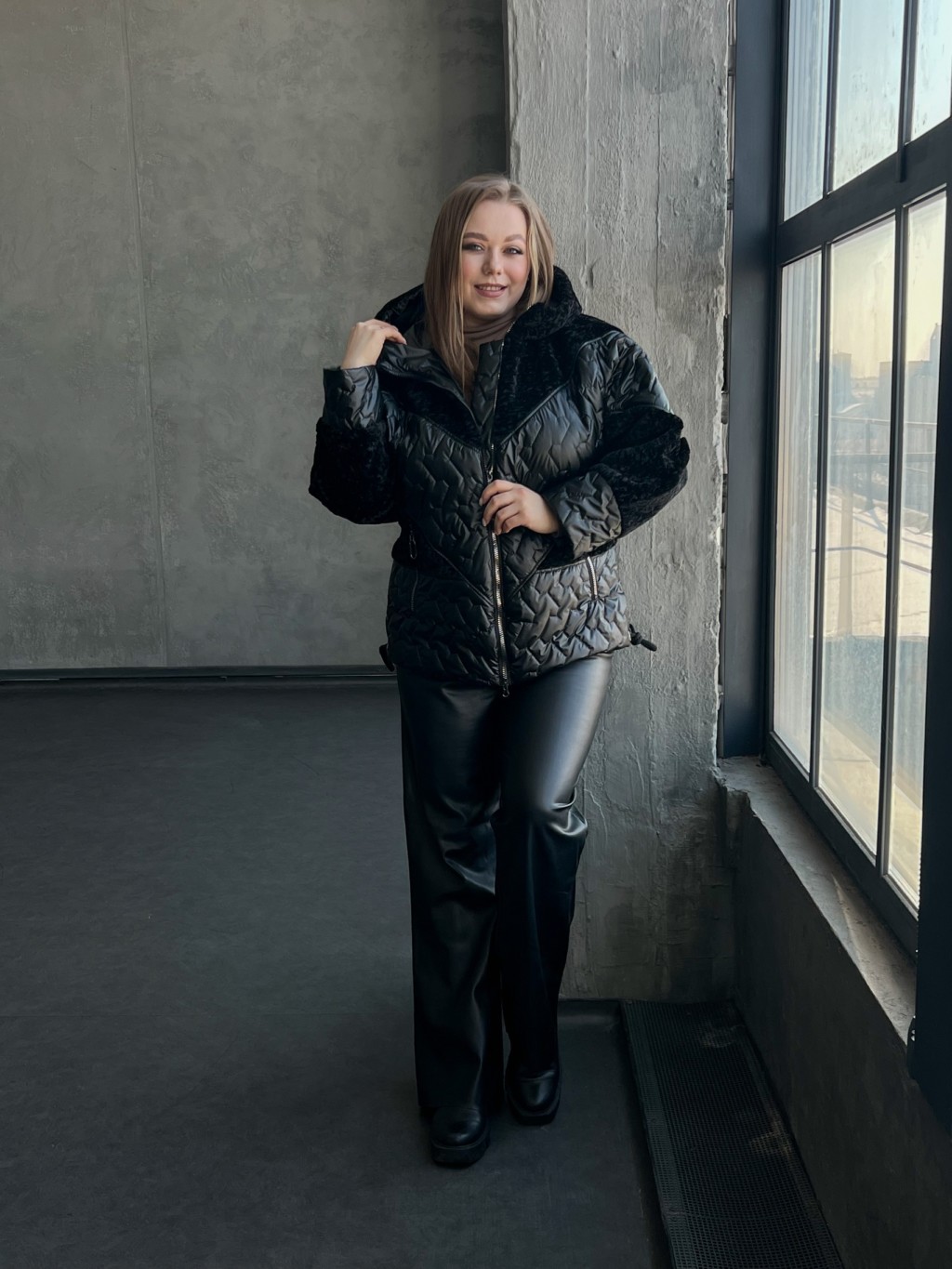 Демисезонная куртка Mila Nova К-357 черный — изображение 2