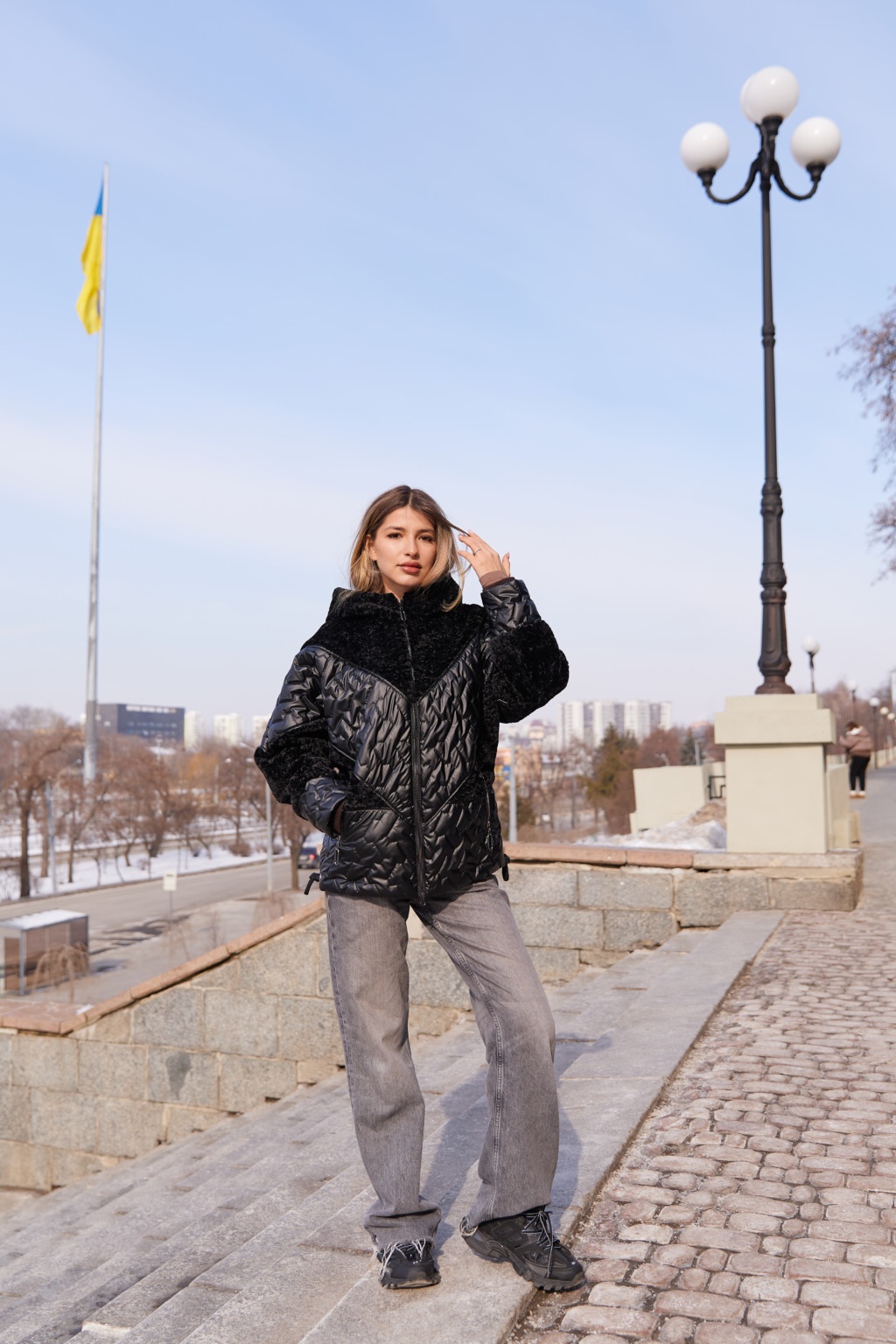 Демисезонная куртка Mila Nova К-357 черный — изображение 10