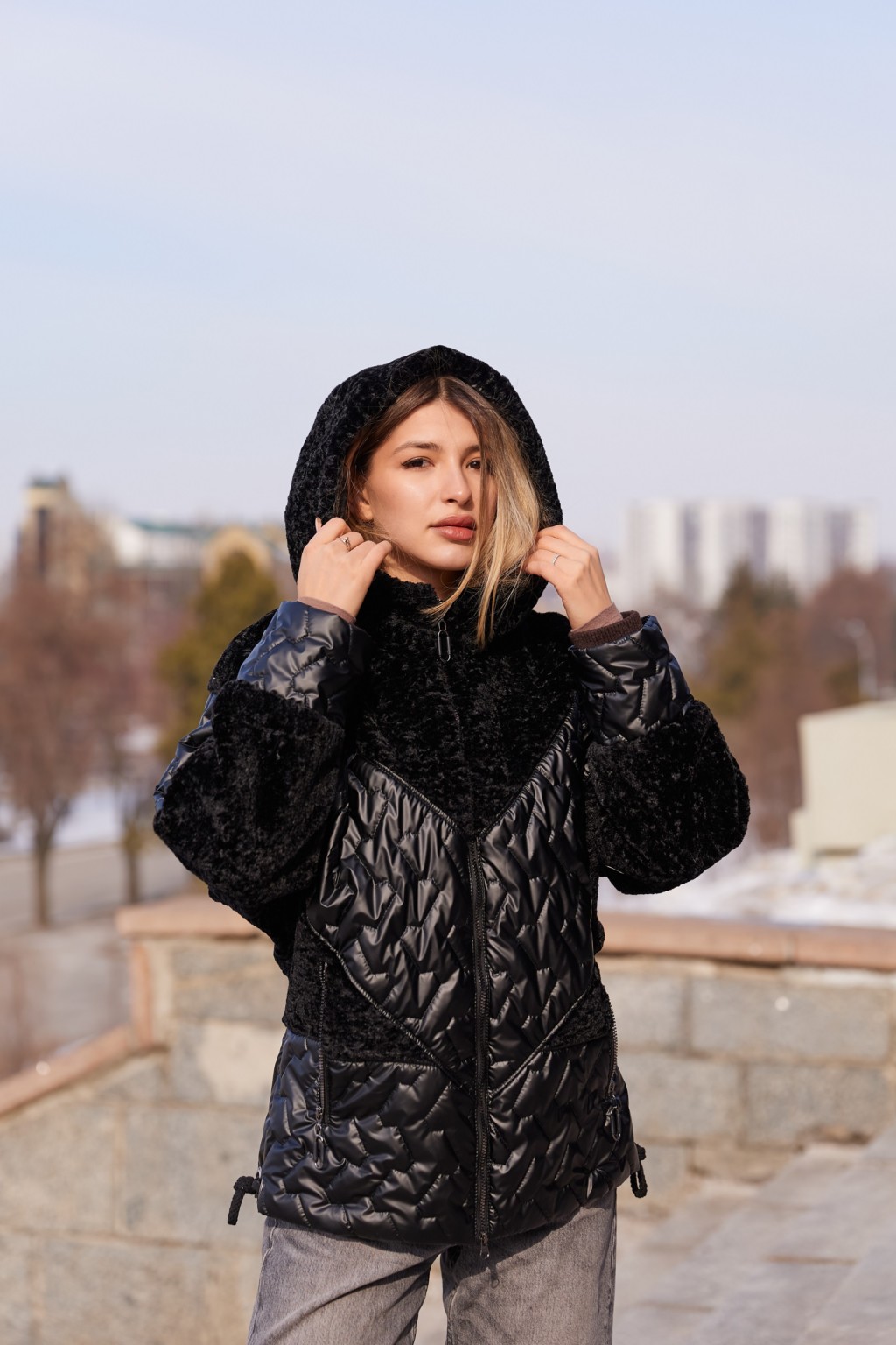 Демисезонная куртка Mila Nova К-357 черный — изображение 6