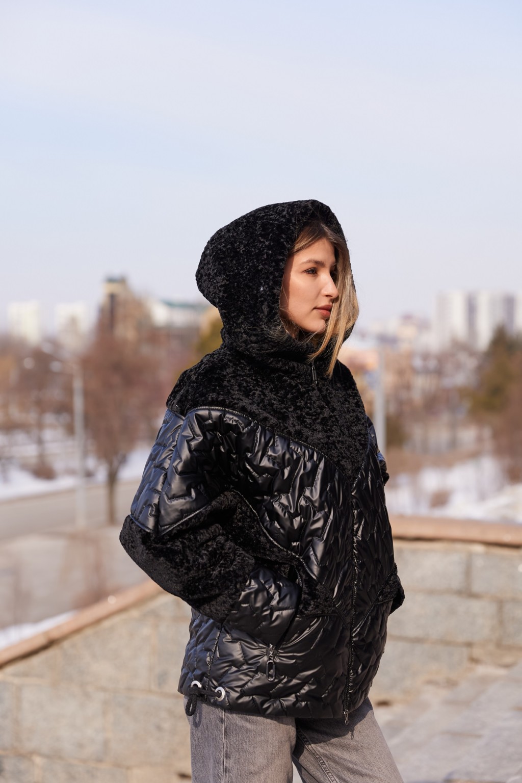 Демисезонная куртка Mila Nova К-357 черный — изображение 7