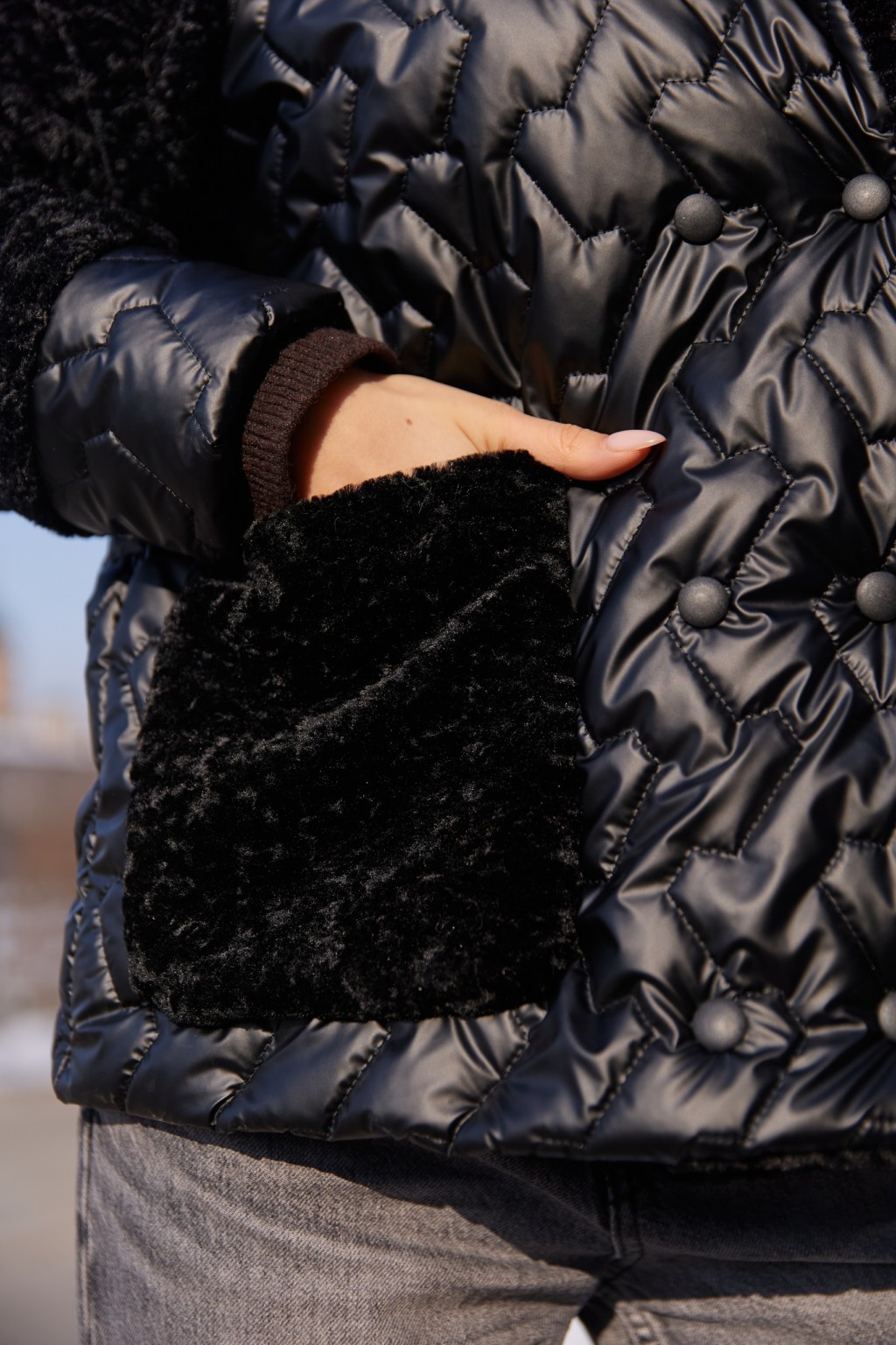 Демисезонная куртка Mila Nova К-308 черный — изображение 8