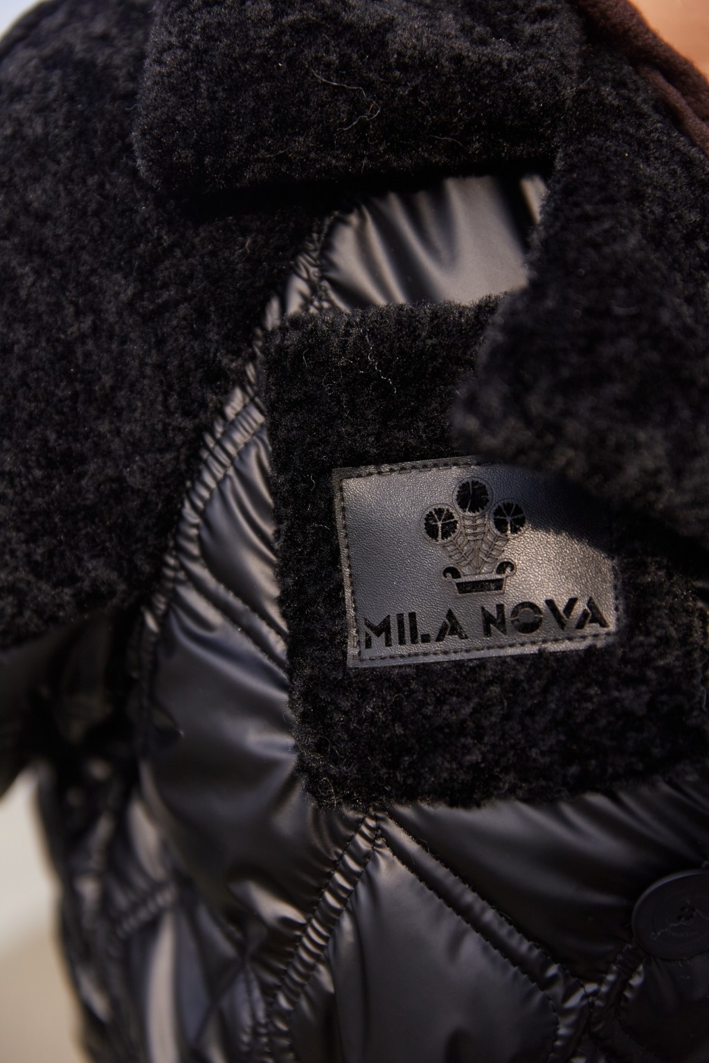 Демисезонная куртка Mila Nova К-366 черный — изображение 7