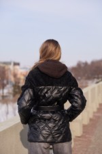 Демисезонная куртка Mila Nova К-366 черный — изображение 5