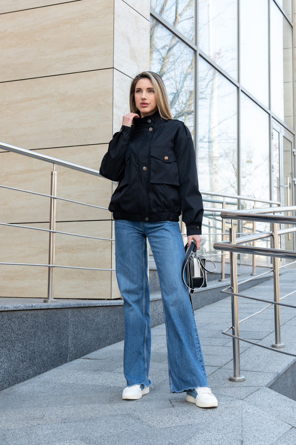 Демисезонный бомбер Mila Nova Q-105 черный — изображение 2