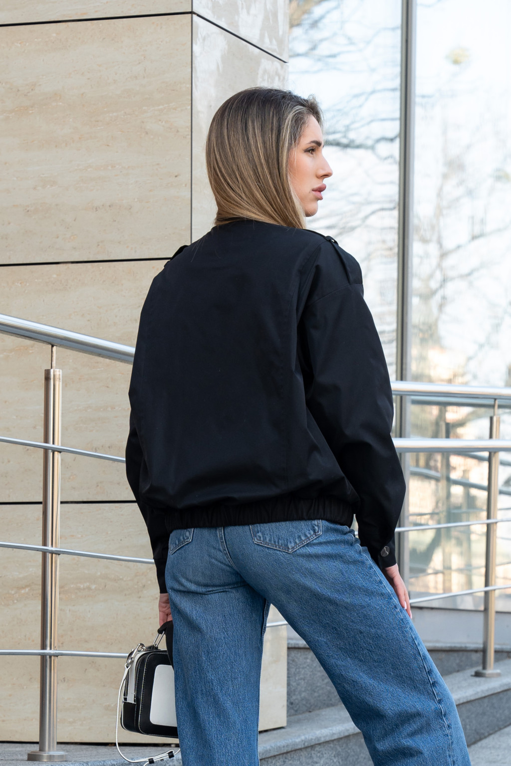 Демисезонный бомбер Mila Nova Q-105 черный — изображение 3