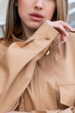 Демисезонный бомбер Mila Nova Q-105 кемел — изображение 7