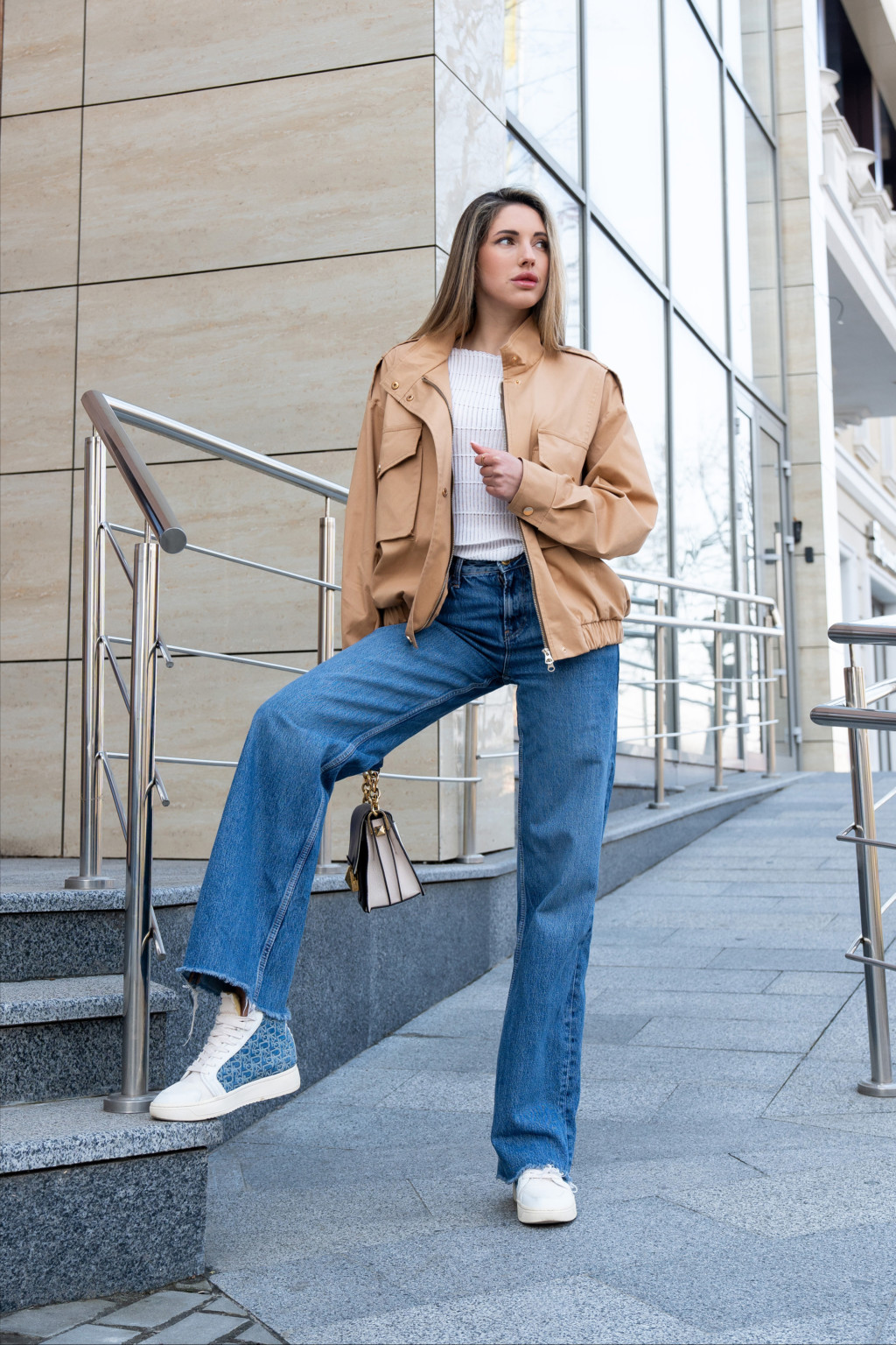 Демисезонный бомбер Mila Nova Q-105 кемел — изображение 6