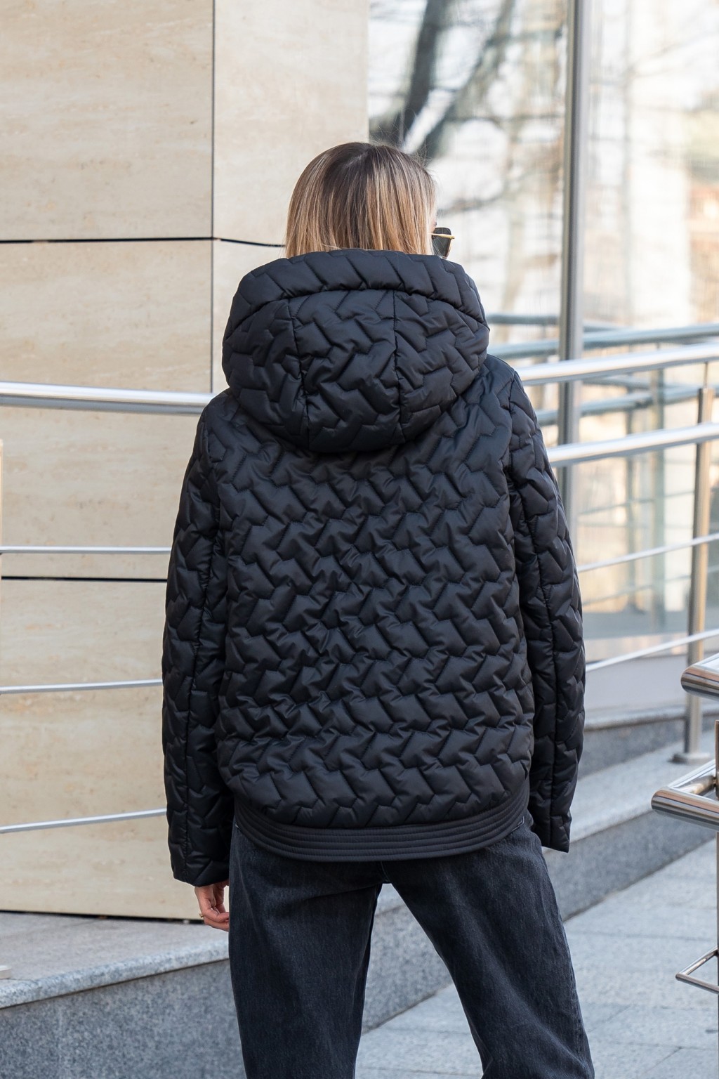 Демисезонная куртка Mila Nova К-315 черный — изображение 4