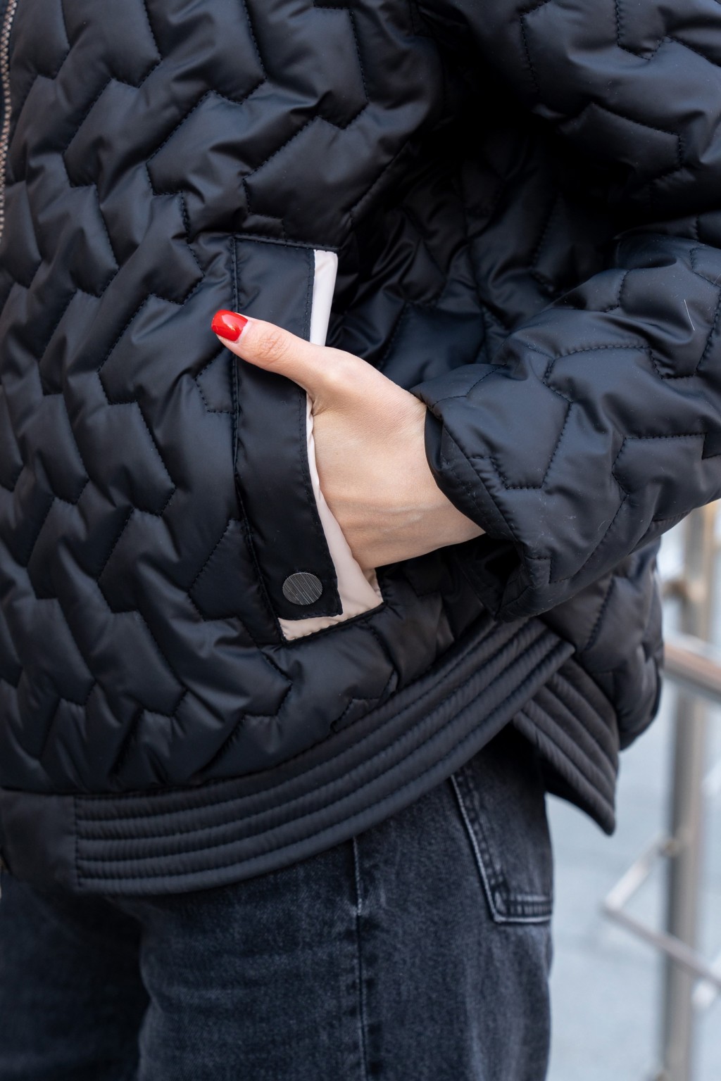 Демисезонная куртка Mila Nova К-315 черный — изображение 8