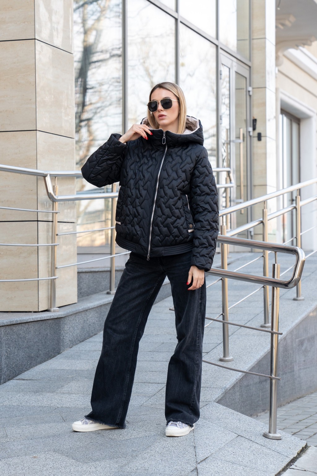 Демисезонная куртка Mila Nova К-315 черный — изображение 2