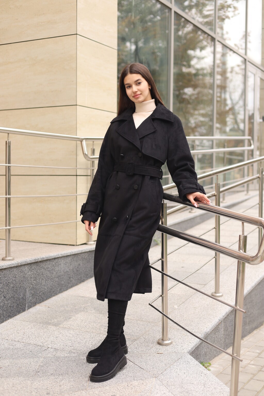 Демисезонный тренч Mila Nova Q-108 черный — изображение 2
