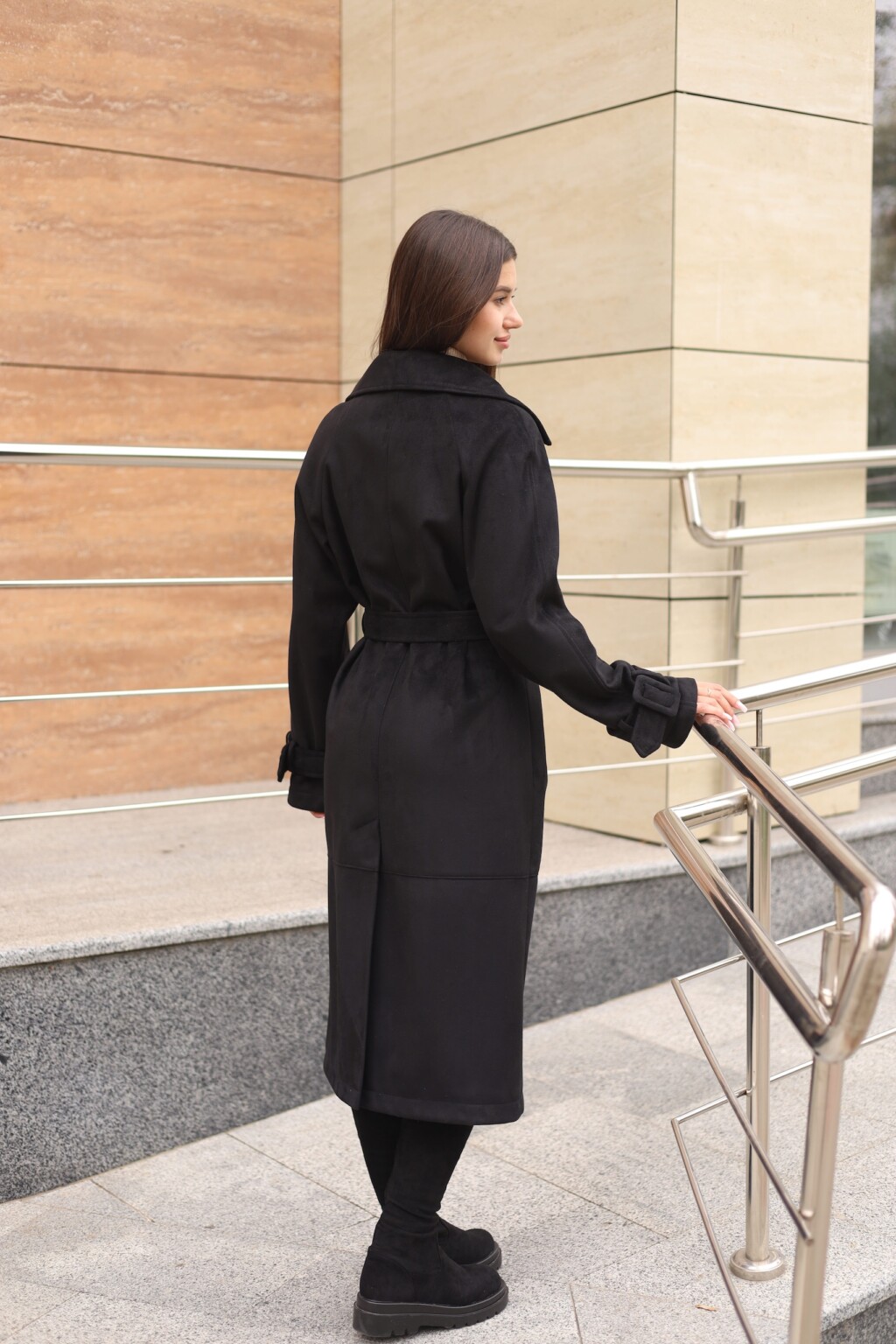 Демисезонный тренч Mila Nova Q-108 черный — изображение 3