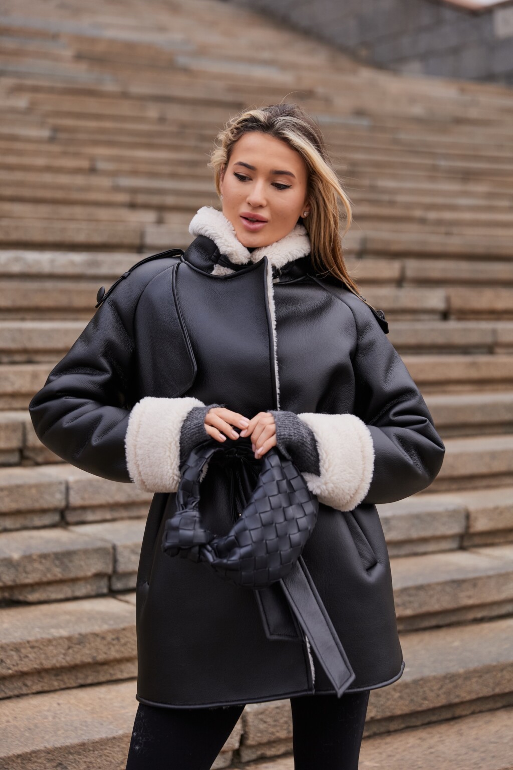 Зимняя дубленка Mila Nova Д-238 черный+бежевый — изображение 2