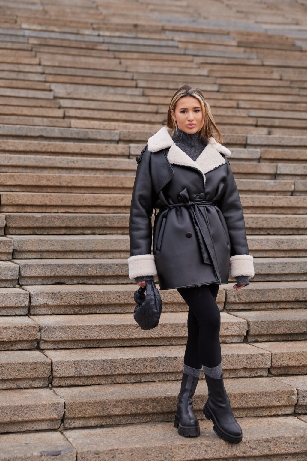 Зимняя дубленка Mila Nova Д-238 черный+бежевый — изображение 7